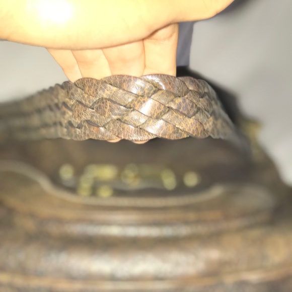 GUCCI Brown Guccissima Leather Pelham Shoulder - Picture 8 of 8